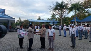 Lepas Calon Paskibra, Bupati Gusbager: Kibarkan Semangat Merah Putih dan Terus Melaju untuk Indonesia Maju