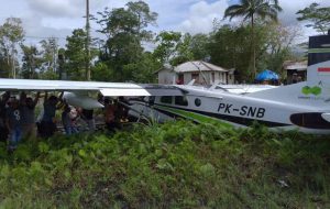 Pesawat Smart Cakrawala Aviation Tergelincir di Bandara Kenyam Kabupaten Nduga