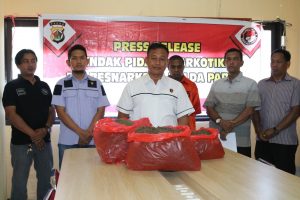 Ungkap Dua Kasus Narkoba, Polda Papua Amankan 3 Orang, 7 Kg dan 120 Bungkus Plastik Ganja