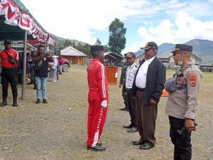 Asisten II Sekda Puncak Jaya Apresiasi Persiapan Upacara Bendera di Distrik Ilu