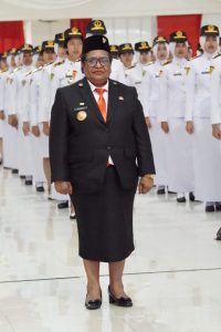 Dijuluki Srikandi Dari Papua, Pj. Gubernur Papua Tengah, Terima Penghargaan Dari IPDN