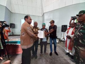 Cabut Ijin Lokasi PT.VCIW, Bupati Gusbager Kembalikan 4,8 Ribu Hektar Hutan Pada Masyarakat Adat