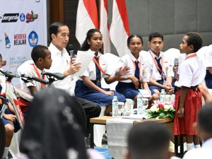 Mama Ribka Bangga Anak Papua Tengah Mampu Jawab Pertanyaan Presiden Jokowi