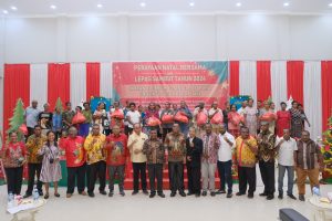 Ikatan Alumni Holandia Jayapura di Papua Barat Daya Bagikan 70 Bingkisan Bagi Para Komunitas di Sorong