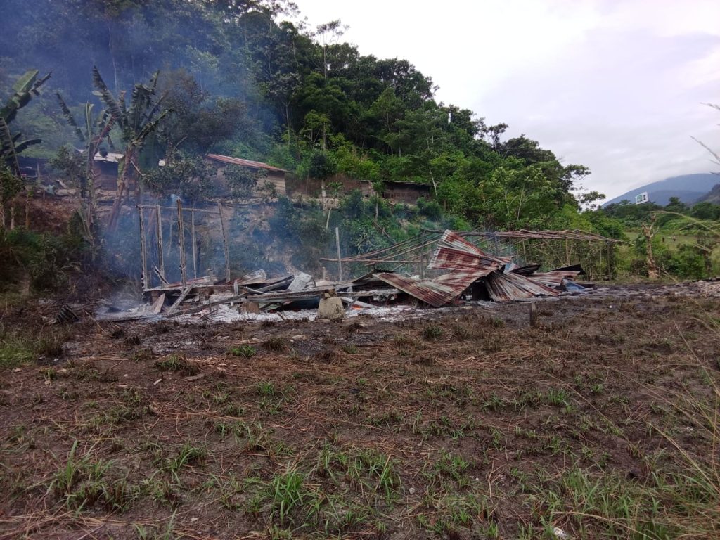 Jelang Pemilu, Kantor Distrik Bayabiru Kabupaten Paniai Habis Dibakar Masa