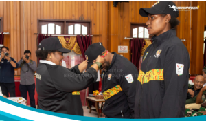 Pj Gubernur Ribka Haluk Resmi Kukuhkan Kontingen Provinsi Papua Tengah Untuk PON XXI/2024 Aceh – Sumut