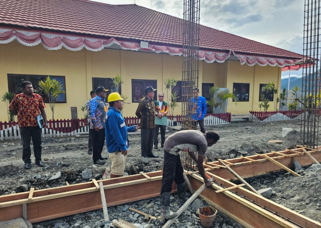 Bangun Gedung Sasana Kawonak, Pj. Bupati Targetkan Dipakai Perayaan Natal dan Tahun Baru