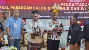 Matius Fakhiri – Aryoko Rumaropen Resmi Daftar Cagub dan Cawagub ke KPU Papua