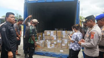 Pengamanan dan Pengawalan Logistik Pemilu 2024 oleh Satgas OMPC II Papua Tengah