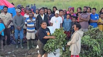 Fransina Dabi Tegaskan Komitmen Bantu Korban Banjir di Wamena