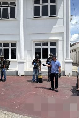 Satgas Gakkum Ops Damai Cartenz 2025 Serahkan Tersangka Aske Mabel dan Barang Bukti ke Kejaksaan Negeri Wamena