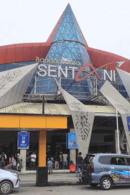 Hengki Yoku Dorong Pemkab Jayapura Ambil Peran Strategis Pengelolaan Bandara Sentani