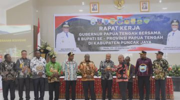 ‎Gubernur Papua Tengah Pimpin Rapat Kerja Bersama 8 Bupati di Kabupaten Puncak Jaya